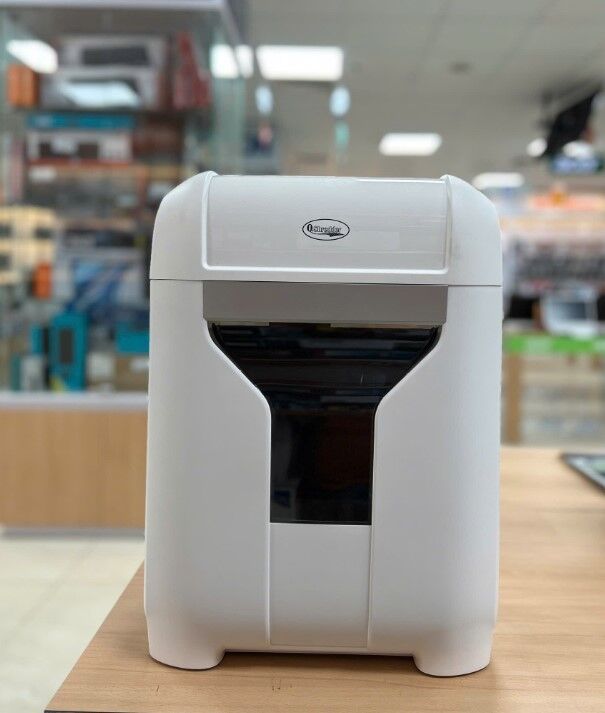 Máy hủy tài liệu Q.Shredder Q15C công suất hủy vụn 15 tờ a4 (70gsm), 4x 28mm, 20L.Hủy giấy/CD/thẻ tín dụng, Kích thước máy (LxWxH) mm: 352x230x525mm, 8.5kg
